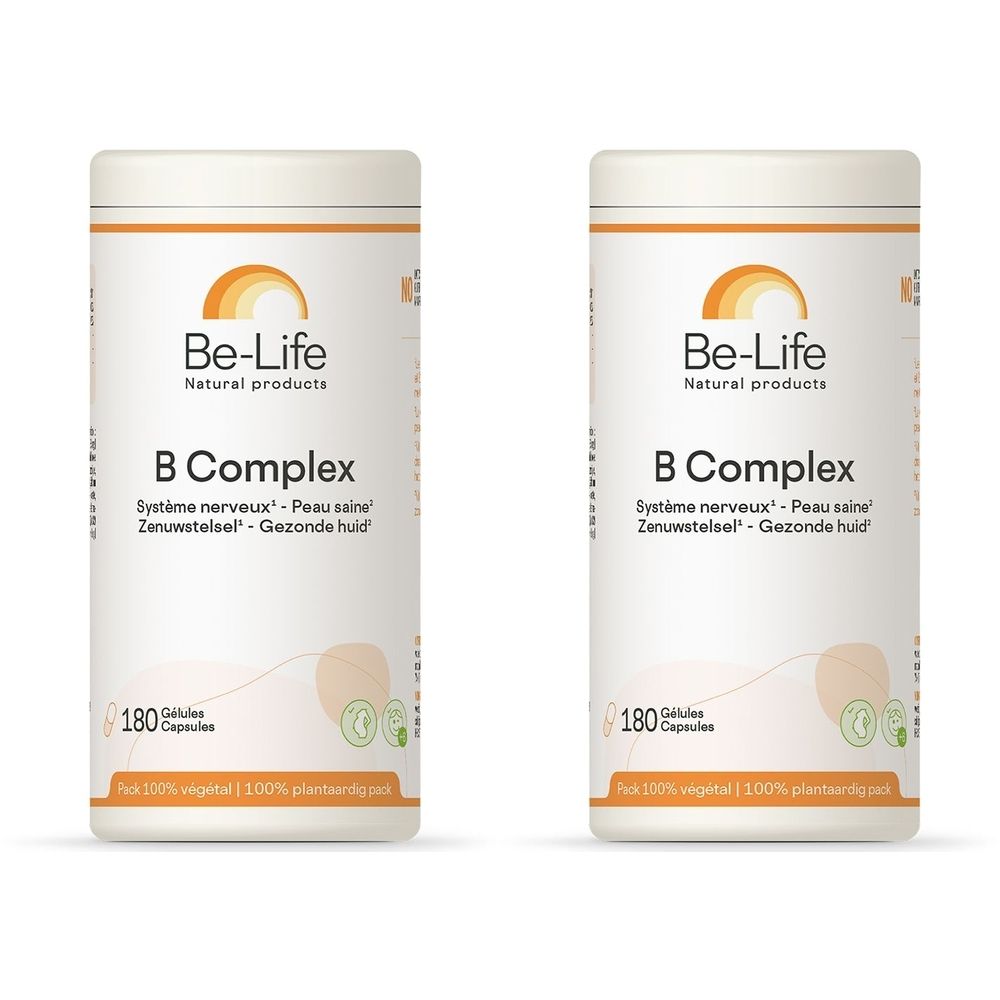 Zwei weiße Behälter mit orangefarbenem Deckel. Aufschrift: Be-Life, B Complex, 180 Kapseln. Text in Französisch und Niederländisch.