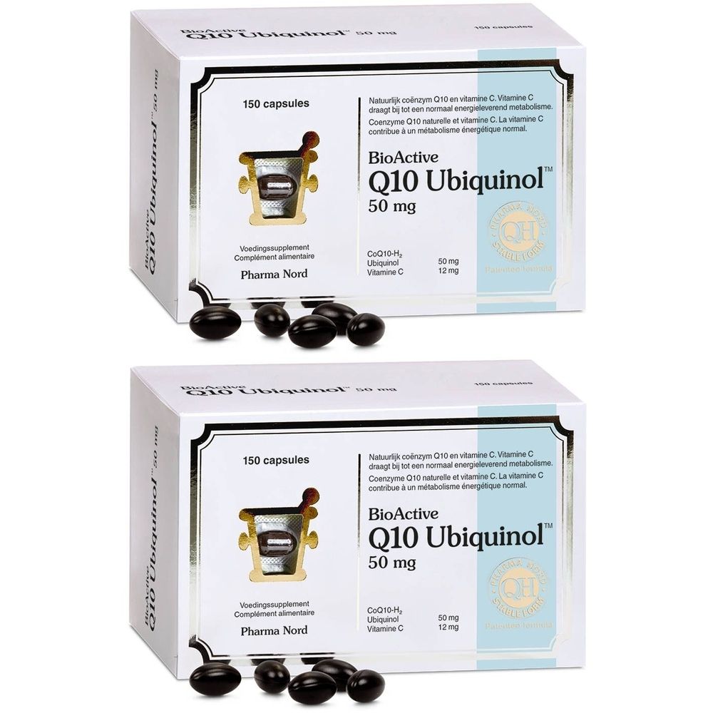 Deux boîtes Pharma Nord BioActive 50 mg Q10 Ubiquinol™ et gélules. Gélules noires devant les boîtes.