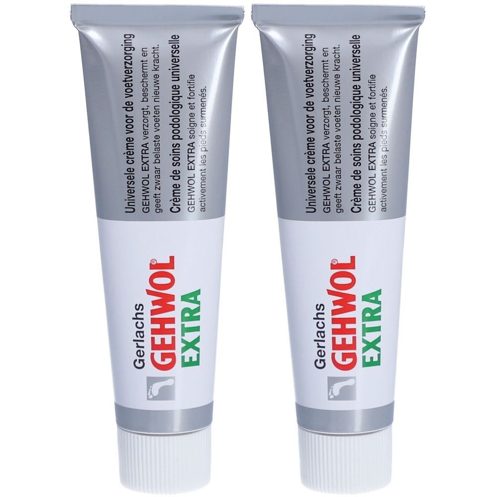 Zwei Tuben Creme. Grauer Deckel, weißer Körper mit roter und grüner Schrift. Text: GEHWOL EXTRA, Creme für die Fußpflege.