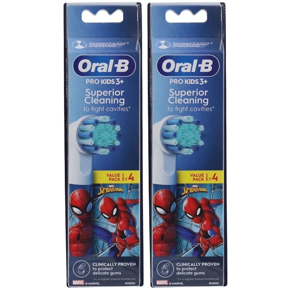 Deux paquets de recharges de brosses à dents. Oral-B Pro Kids 3+ avec motif Spiderman. Emballage avec têtes de brosse.