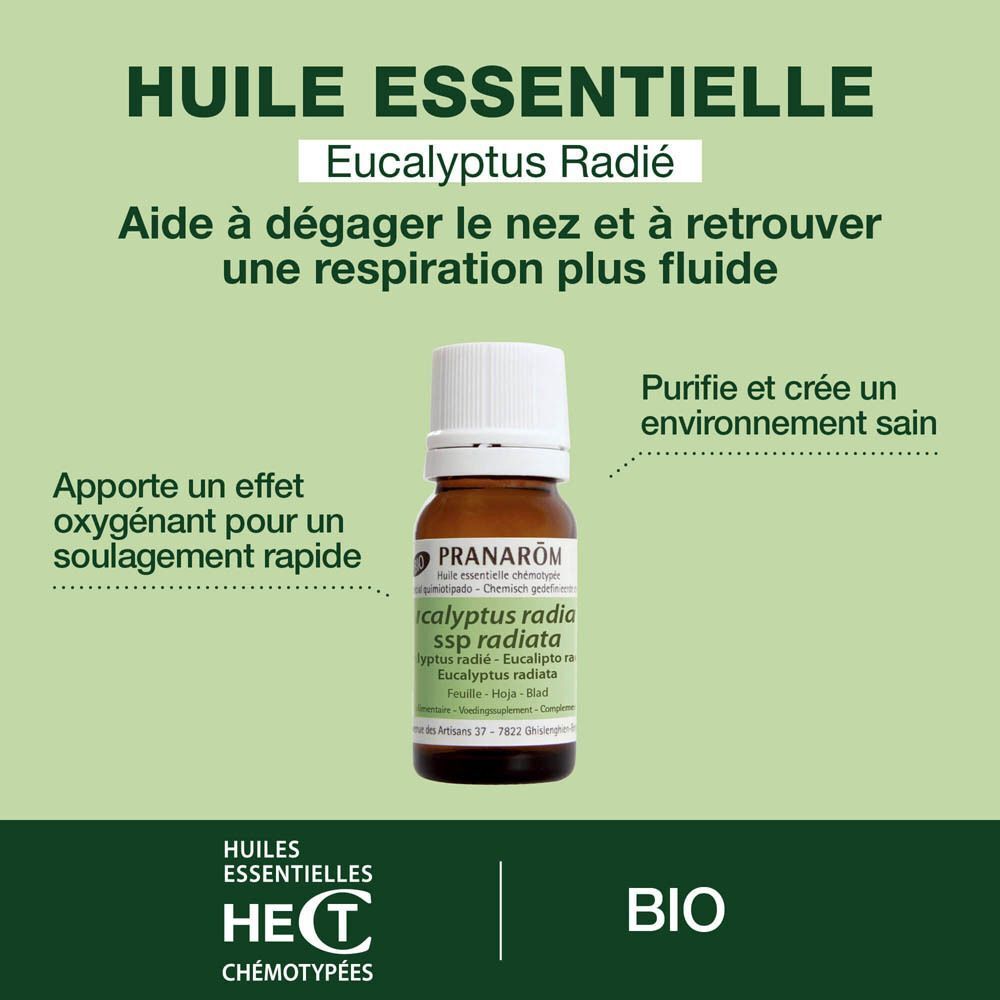 Flacon brun avec bouchon blanc. Texte : PRANAROM, Eucalyptus Radié. Texte sur les bienfaits du produit.