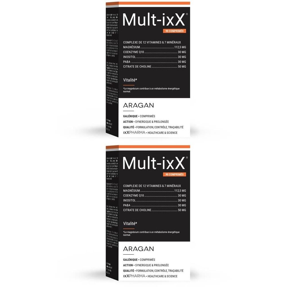 Deux boîtes avec l'inscription Mult-ixX. Contient 12 vitamines & 7 minéraux. Fond blanc.