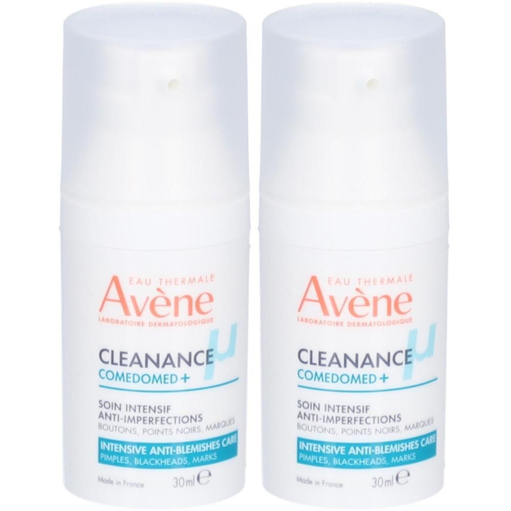 Zwei weiße Flaschen mit Sprühkopf. Aufschrift: Avène Cleanance Comedomed+. Anti-Imperfektionen. 30ml.