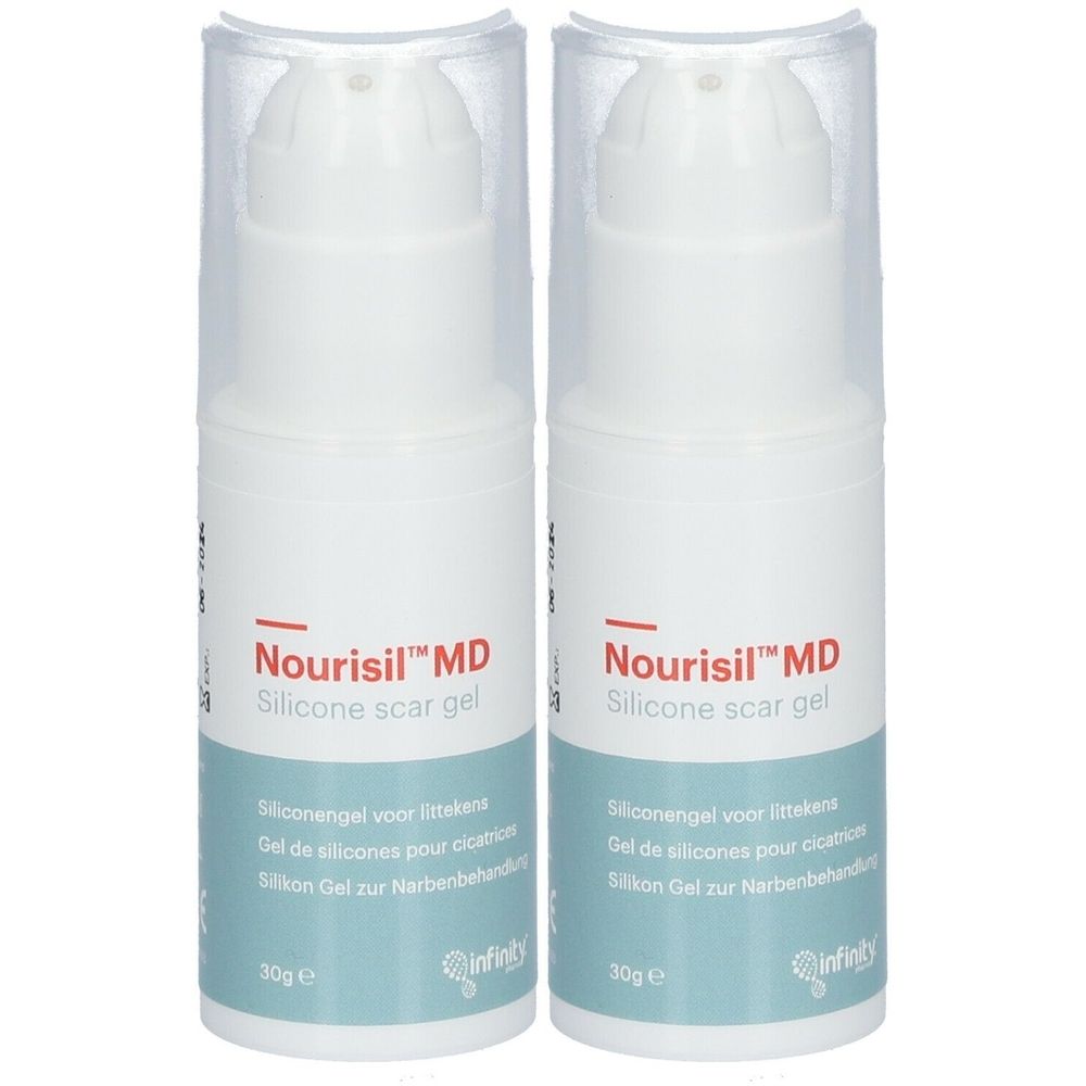 Zwei weiße Flaschen mit Pumpaufsatz. Aufschrift: Nourisil™ MD Silicone scar gel. Text in Niederländisch, Französisch und Deutsch.