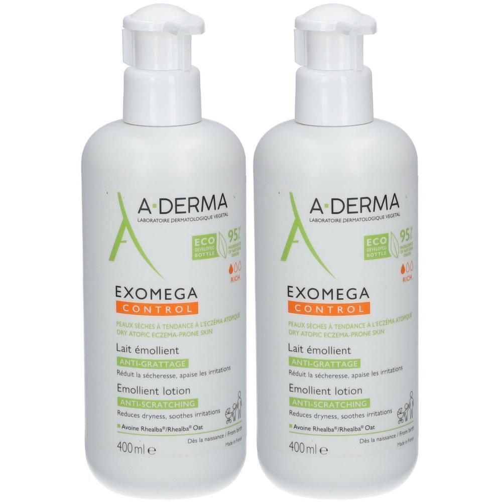 Zwei weiße Flaschen mit Pumpverschluss. Aufschrift: A-DERMA EXOMEGA CONTROL, Lait émollient, 400ml. ECO-Zertifizierung.
