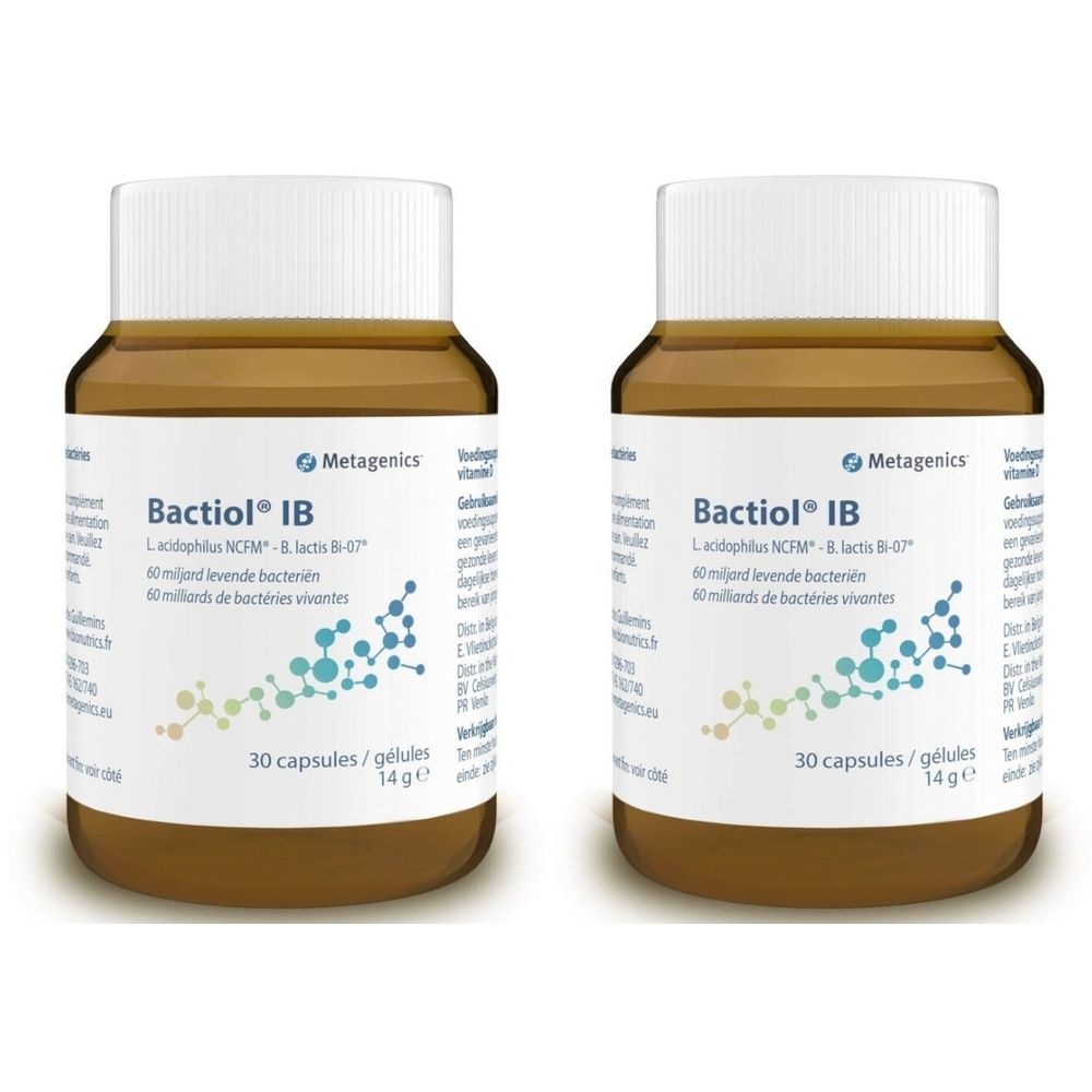 Zwei braune Flaschen mit weißen Deckeln. Aufschrift: Bactiol IB, Metagenics. Enthält 30 Kapseln. Mit lebenden Bakterien.