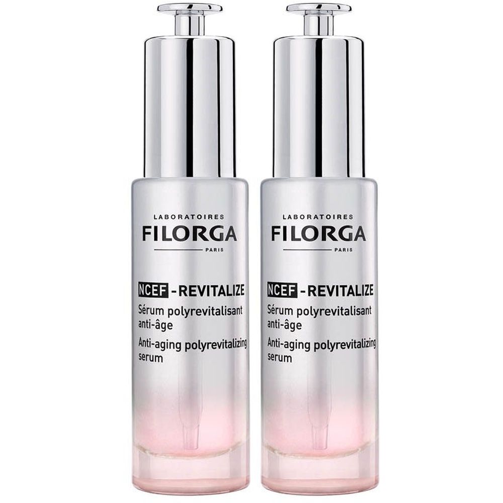 Zwei Flakons mit silbernen Pumpköpfen. Aufschrift: FILORGA, NCEF-REVITALIZE, Sérum polyrevitalisant anti-âge. Rosa Farbverlauf im unteren Bereich.