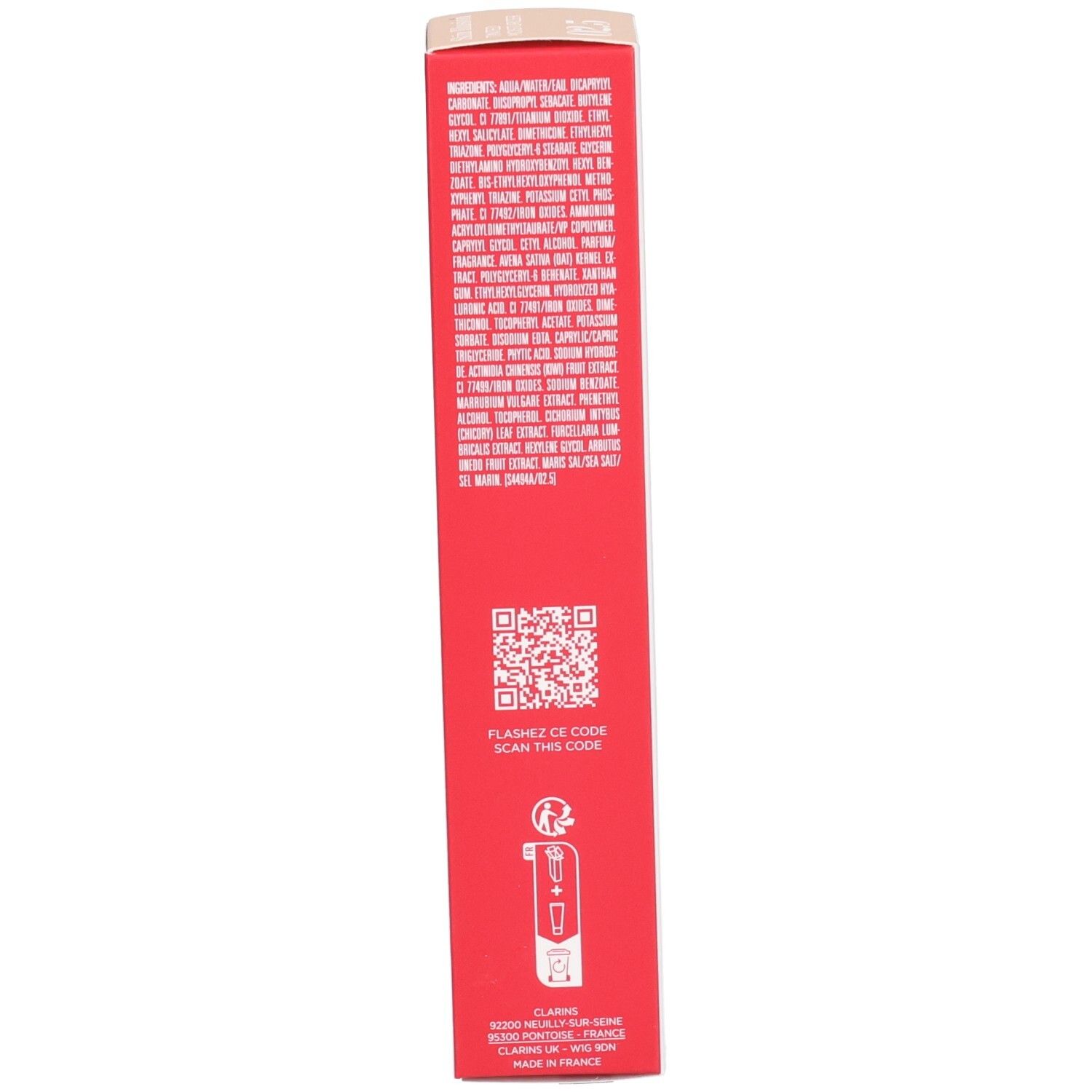 Seite der Clarins Skin Illusion Verpackung mit Inhaltsstoffen und QR-Code.
