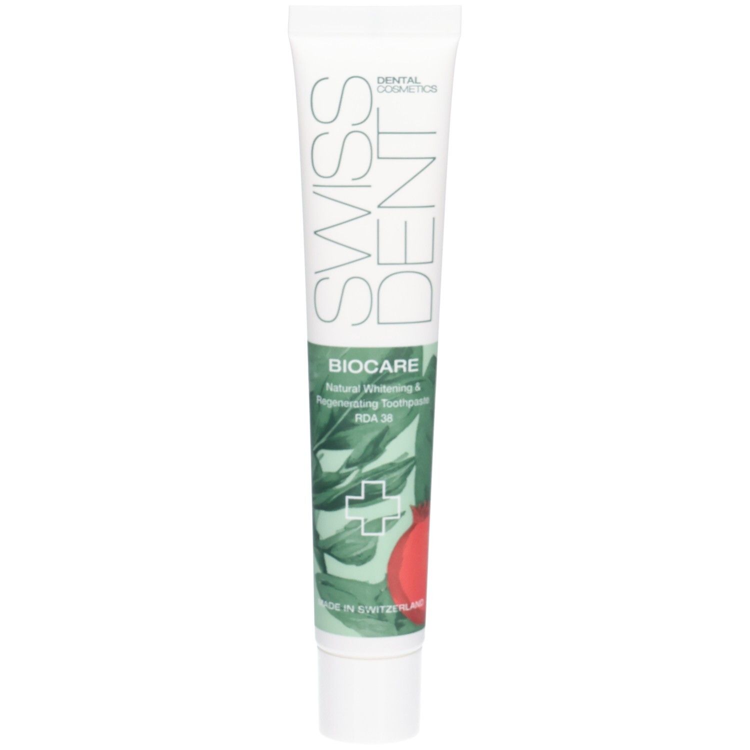 Zahncreme-Tube mit SWISSDENT-Logo und BIOCARE-Schriftzug. Grün-weiße Farbgebung. Abbildung einer Granatapfel-Illustration.