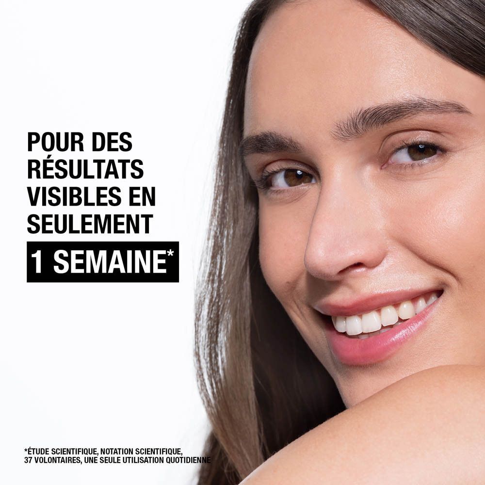 Femme souriante promettant des résultats visibles en une semaine.