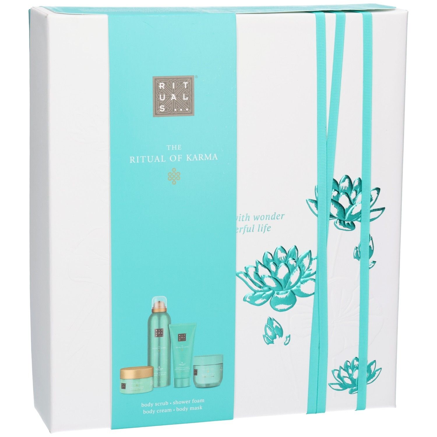 Coffret cadeau RITUALS The Ritual of Karma avec quatre produits de soins corporels et motif de lotus.