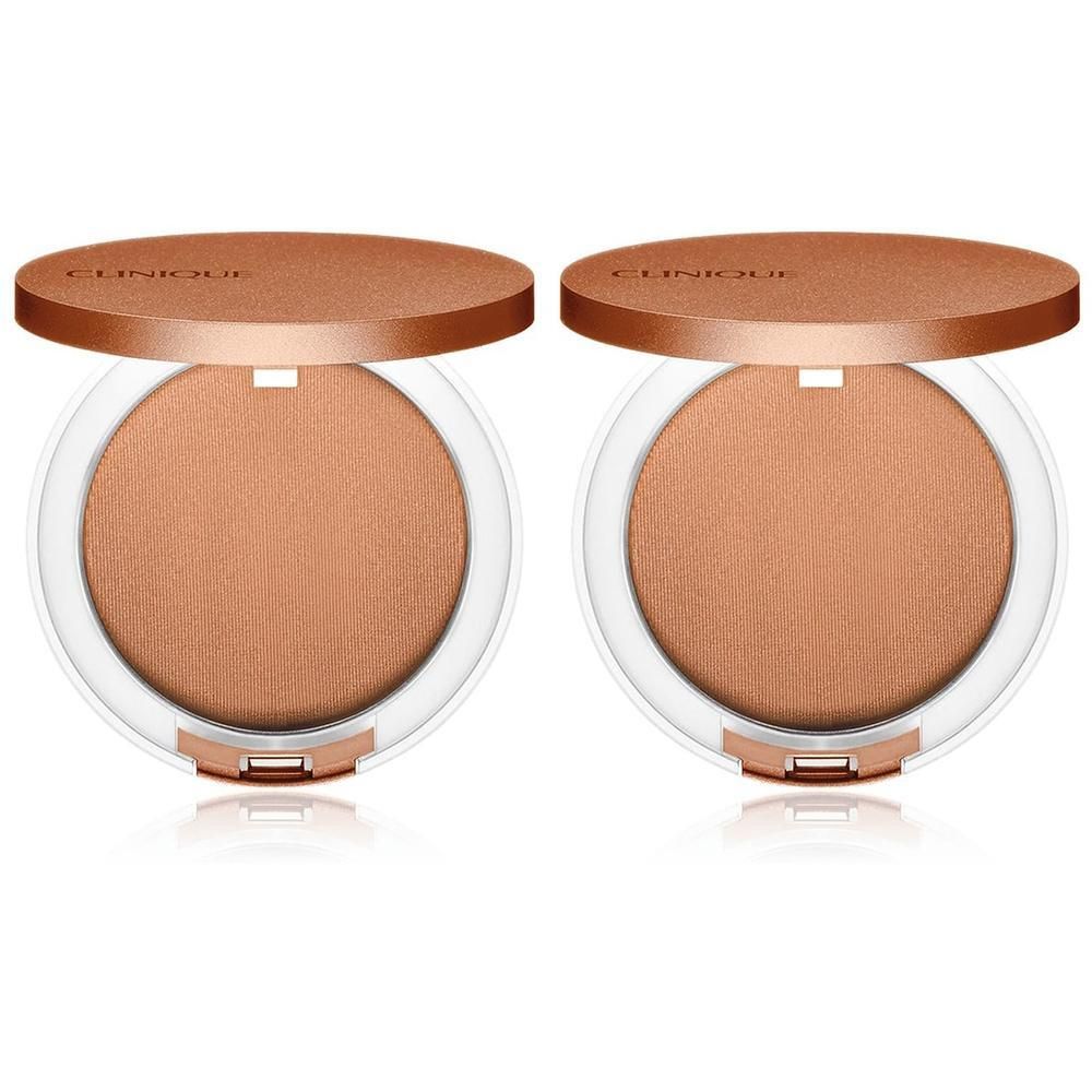 Deux poudres bronzantes Clinique True Bronze dans un boîtier couleur bronze.