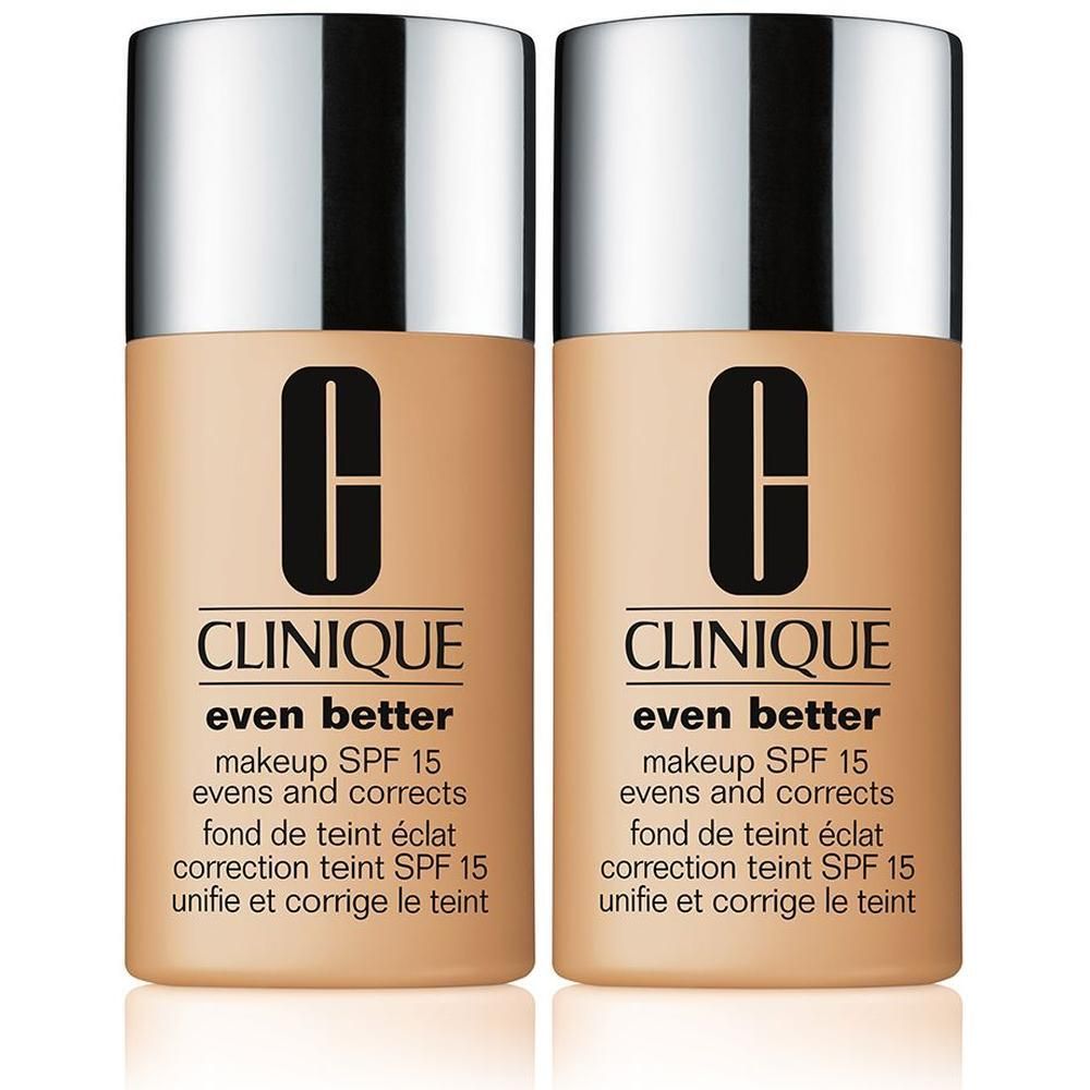 Deux flacons de fond de teint Clinique Even Better SPF 15 en Beige.