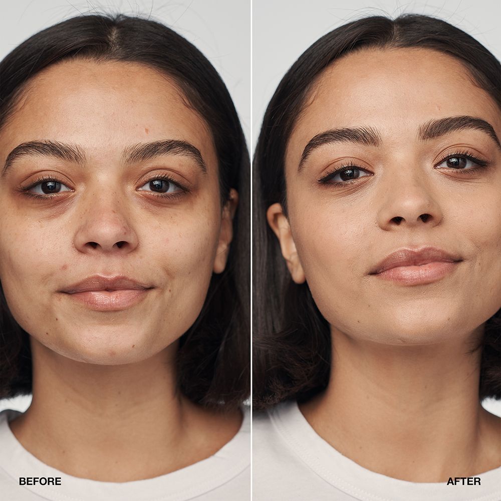 Comparaison avant/après d'une femme portant Clinique Even Better Clinical Serum Foundation.