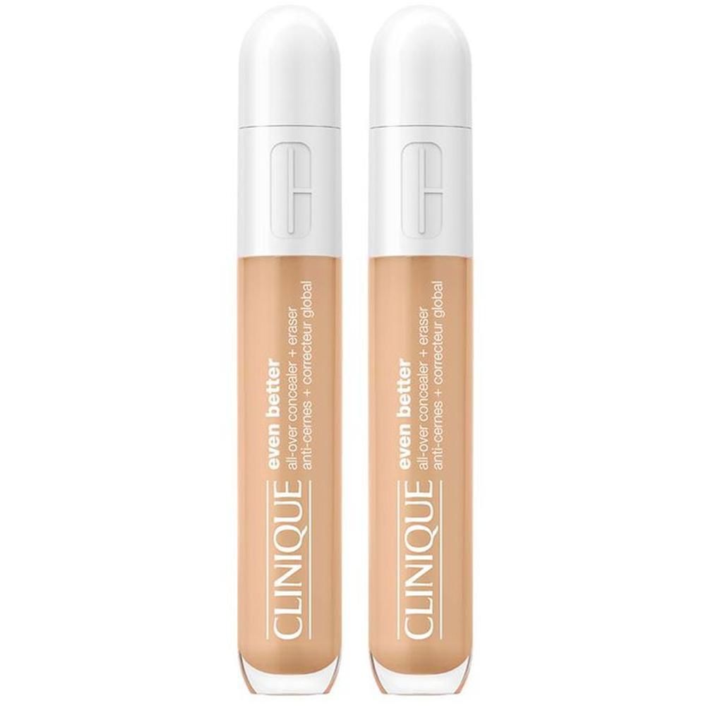 Zwei CLINIQUE Even Better™ Concealer mit Applikator und weißem Deckel.