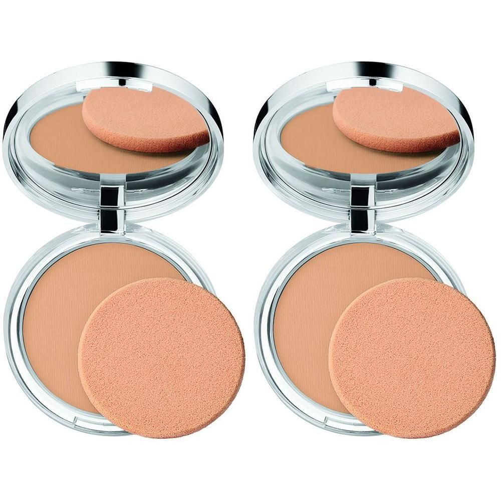 Deux poudriers ouverts, chacun contenant une poudre beige et une éponge ronde.