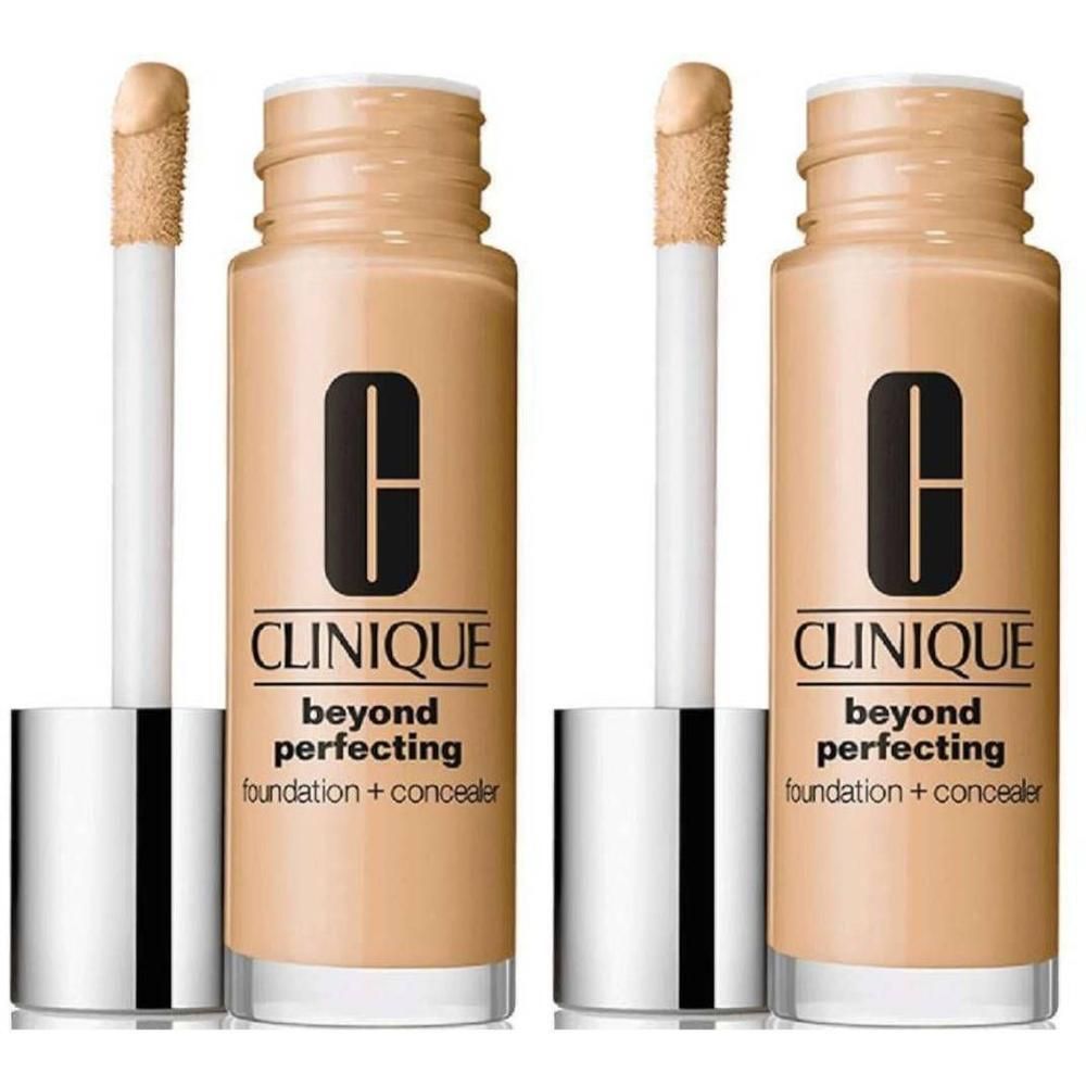 Zwei Clinique Beyond Perfecting Foundation + Concealer Flaschen in Beige.