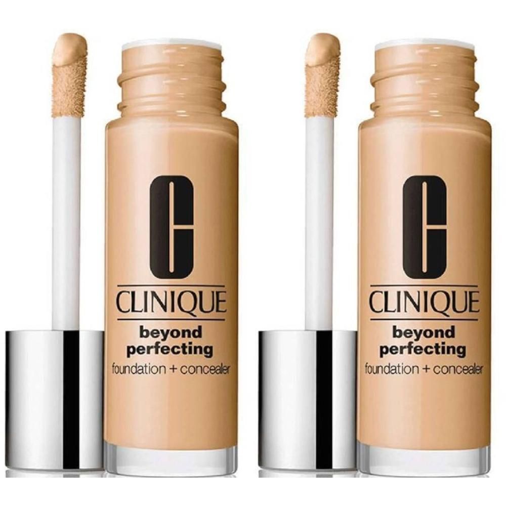 Zwei Clinique Beyond Perfecting Foundation + Concealer Flaschen in Beige.