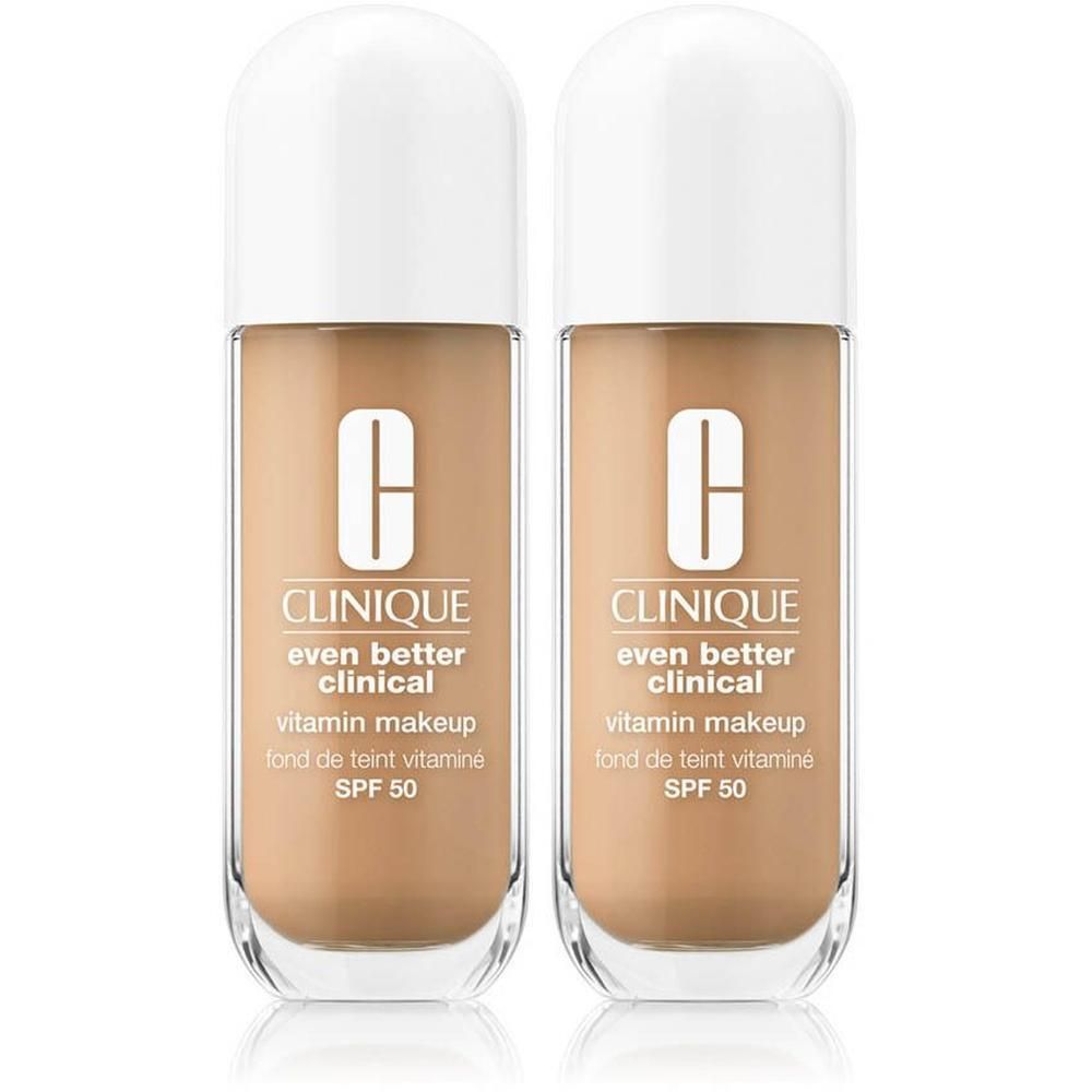 Deux flacons de fond de teint Clinique Even Better Clinical SPF 50.