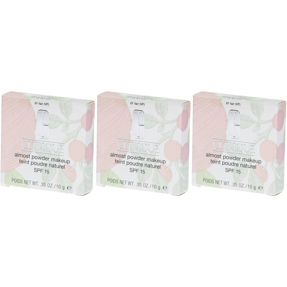 Trois poudres compactes Clinique Fast en teinte Fair, chacune dans son emballage à motif floral.
