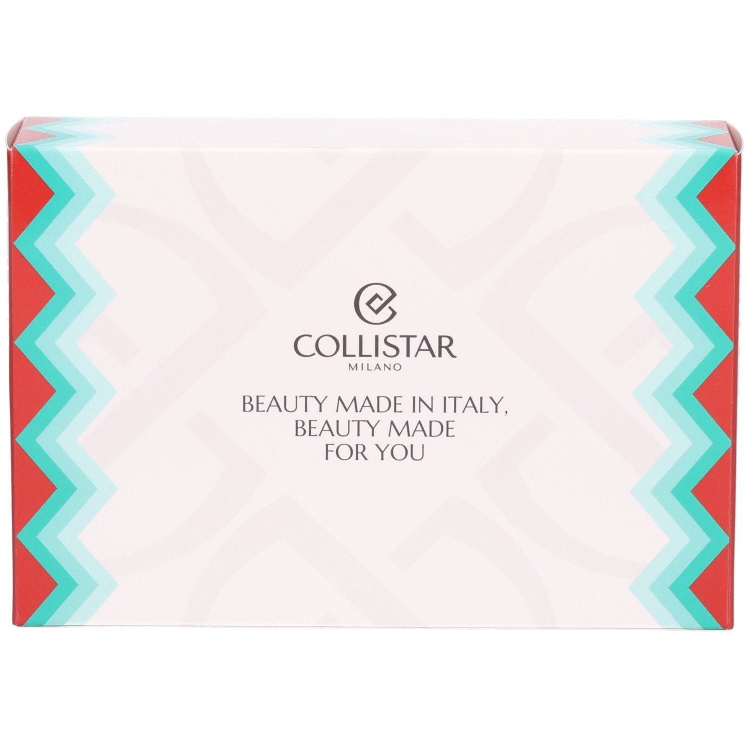 Verpackung mit Collistar-Logo und Text: Beauty Made in Italy, Beauty Made for You. Rote und türkisfarbene Zickzack-Muster.