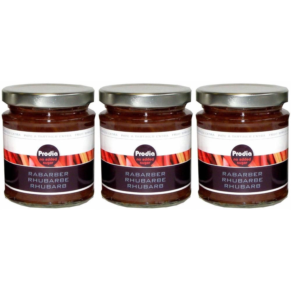 Trois pots de confiture de rhubarbe Prodia sans sucre ajouté.