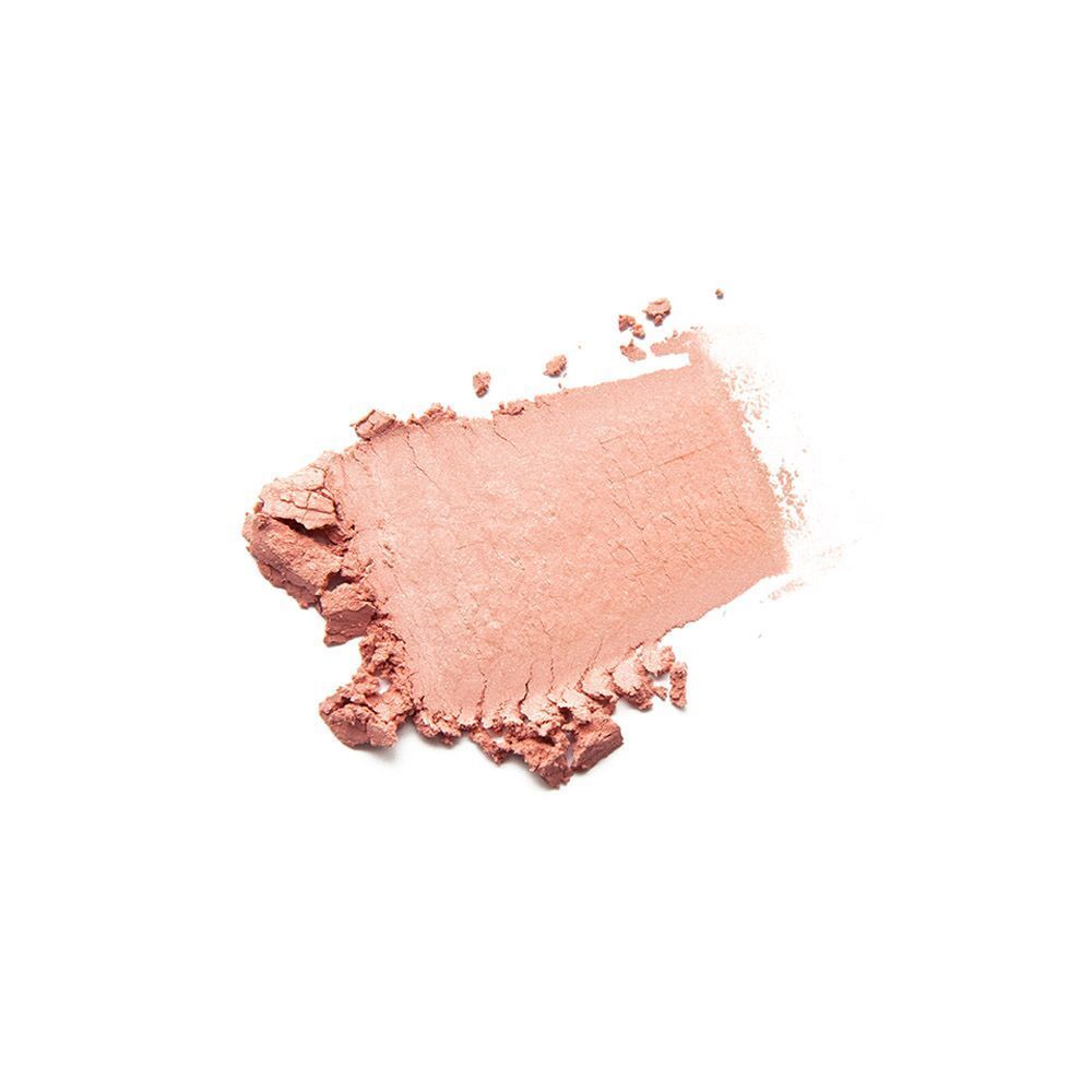 Eine Probe von losem Mineral-Rouge in Rosé, auf weißem Hintergrund.