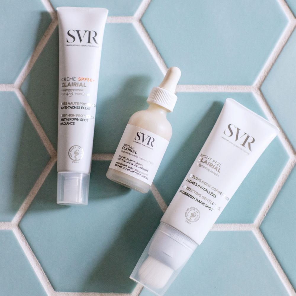 Drei SVR Hautpflegeprodukte: Creme, Serum und CLAIRIAL Night Peel.
