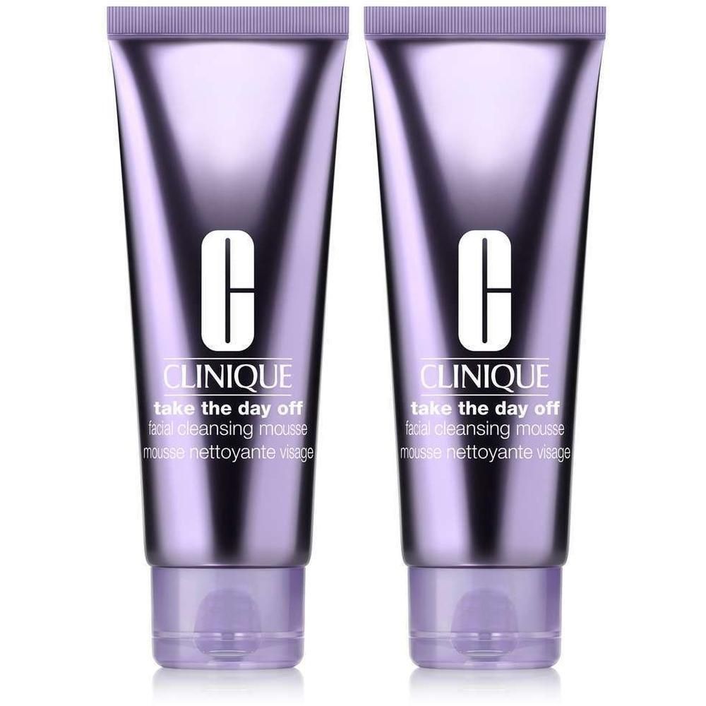 Deux tubes de mousse nettoyante visage Clinique Take The Day Off™ violets.