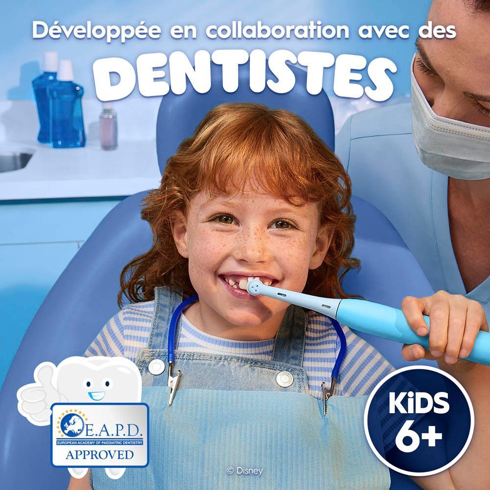 Deux paquets de 4 têtes de brosse Oral-B iO Kids.