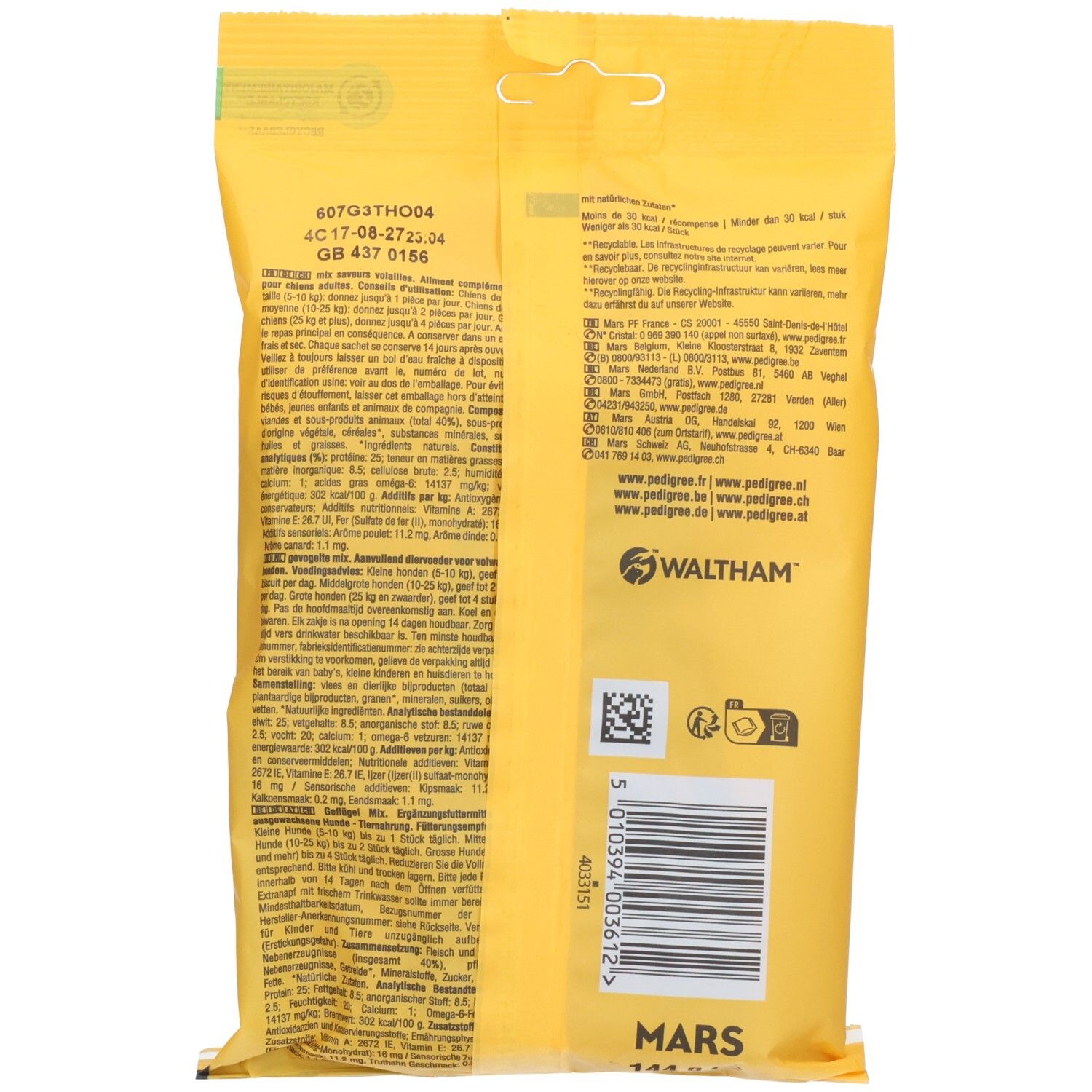 Rückseite der Pedigree Schmackos Gevogelte Verpackung mit Nährwertangaben und Herstellerinformationen.