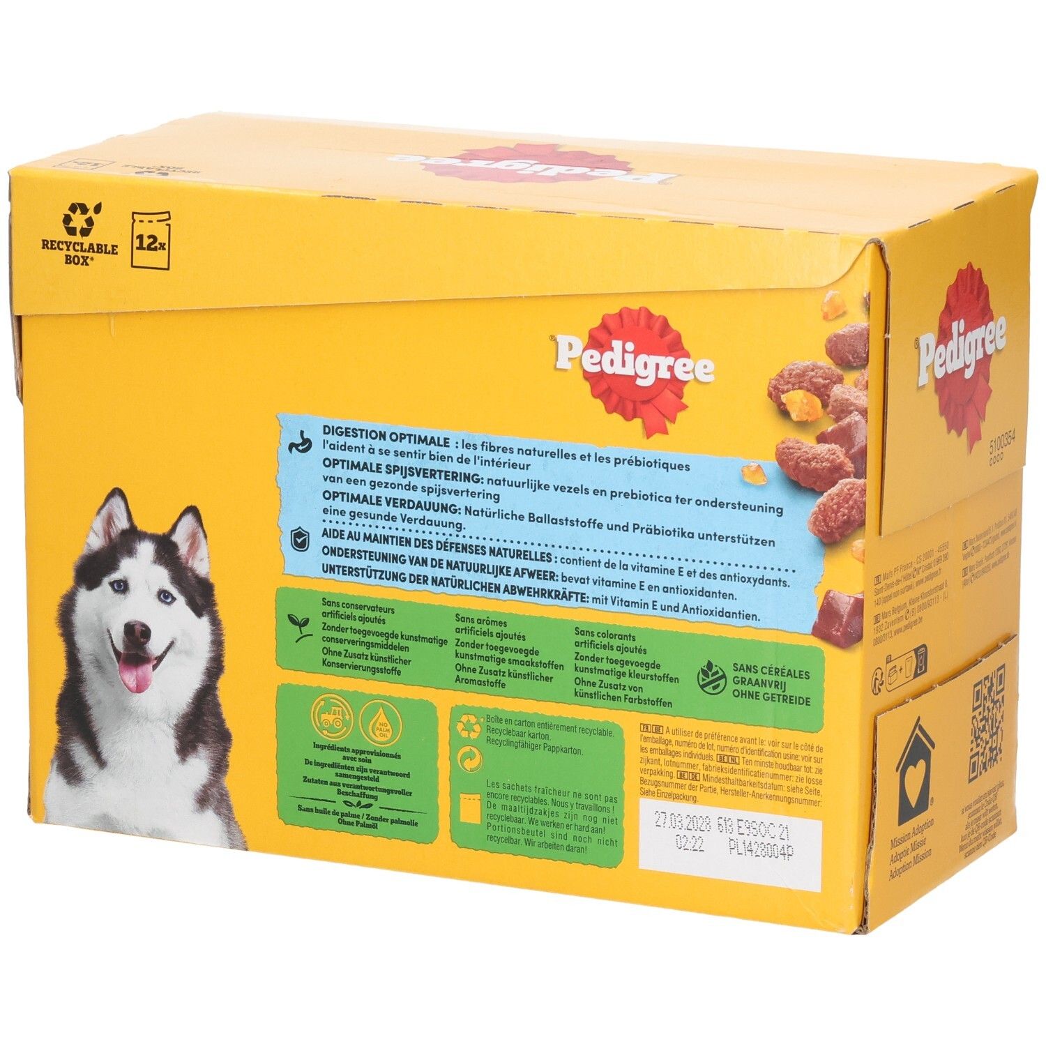 Seitenansicht der Pedigree Adult Protein+ Hundefutter-Verpackung mit Hundebild und Produktinformationen.