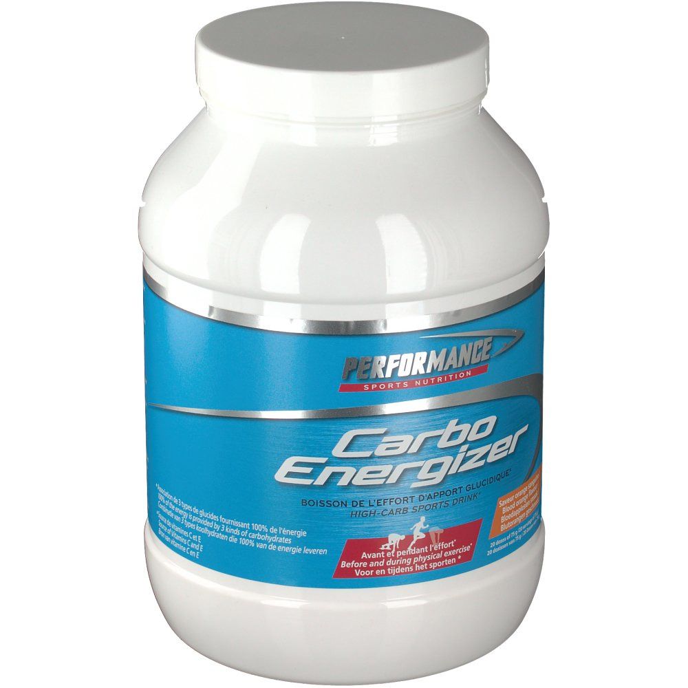 Weiße Dose mit blauem Etikett. Aufschrift: Performance Carbo Energizer. Enthält Kohlenhydrate. Für Sportler.