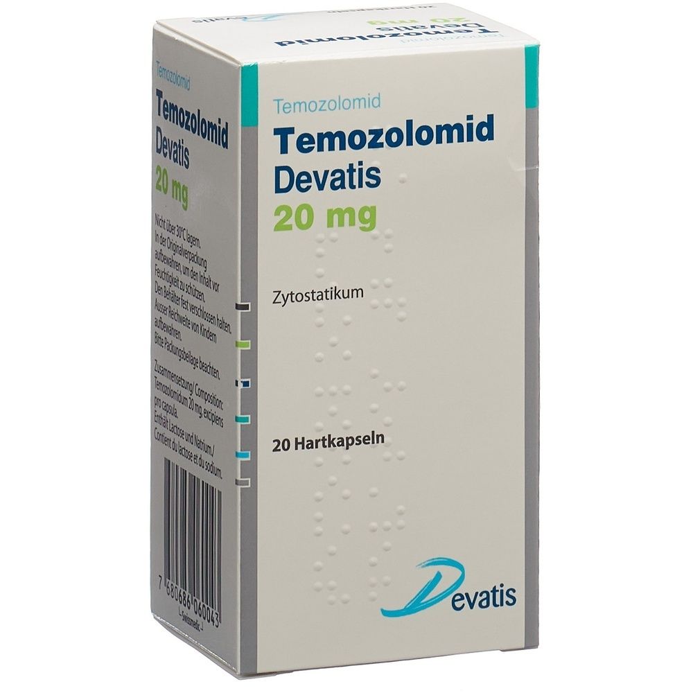 Boîte de médicament avec informations. Inscription: Temozolomid Devatis Kaps 20 mg Fl 20 Stk. Logo imprimé.