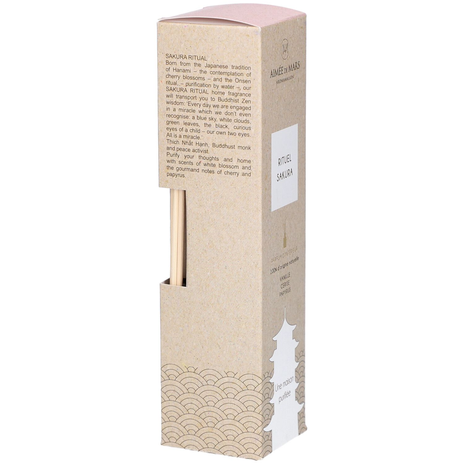 Kartonverpackung "Rituel Sakura" mit Duftstäbchen. Produktbeschreibung auf der Verpackung. Beige und rosa Farbtöne.