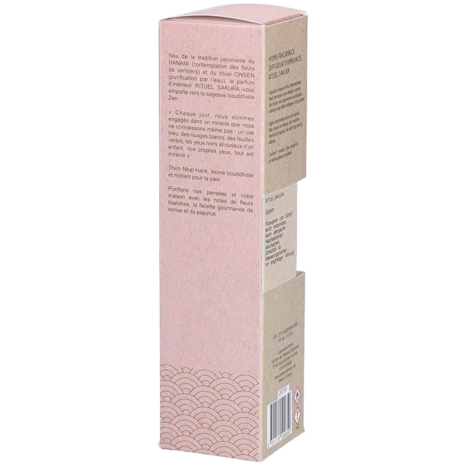 Seitenansicht der "Rituel Sakura" Verpackung. Textliche Produktbeschreibung. Beige und rosa Farbtöne.