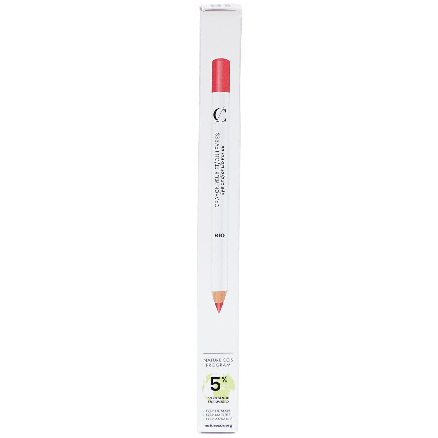 Boîte blanche avec crayon à lèvres rouge. Inscription: Crayon yeux et/ou lèvres, BIO. 5% pour le monde.