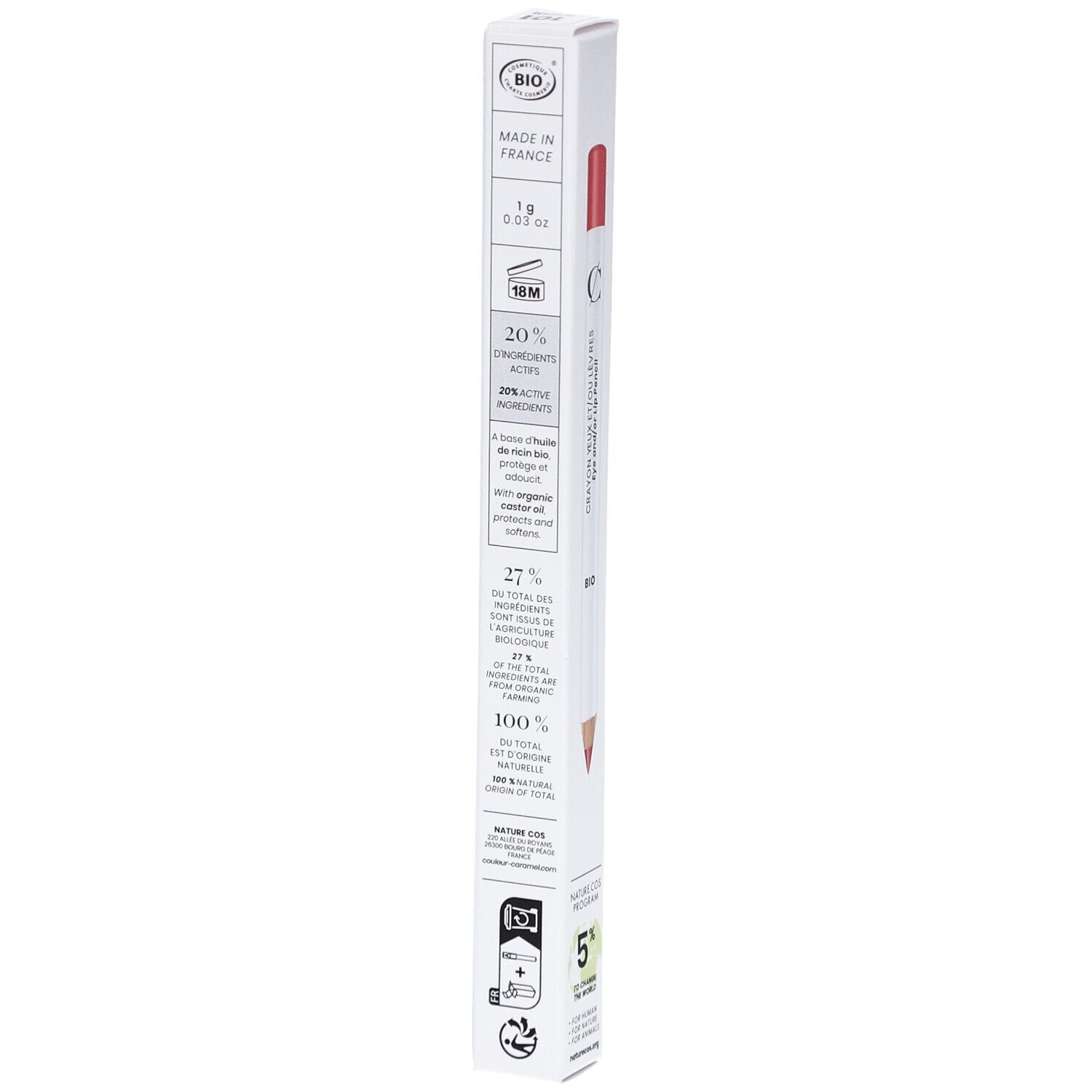 Boîte blanche avec crayon rouge. Inscription: COULEUR CARAMEL, Made in France, BIO, 1g, 0.03 oz, 20% Ingrédients actifs.