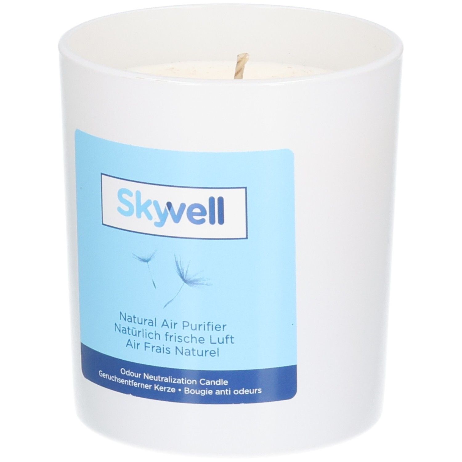 Weiße Kerze im Glasbehälter mit Etikett "Skywell Natural Air Purifier".