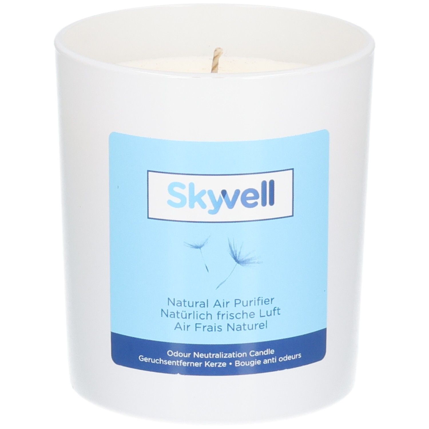 Weiße Kerze im Glas mit Skywell-Logo und Aufschrift "Natural Air Purifier".