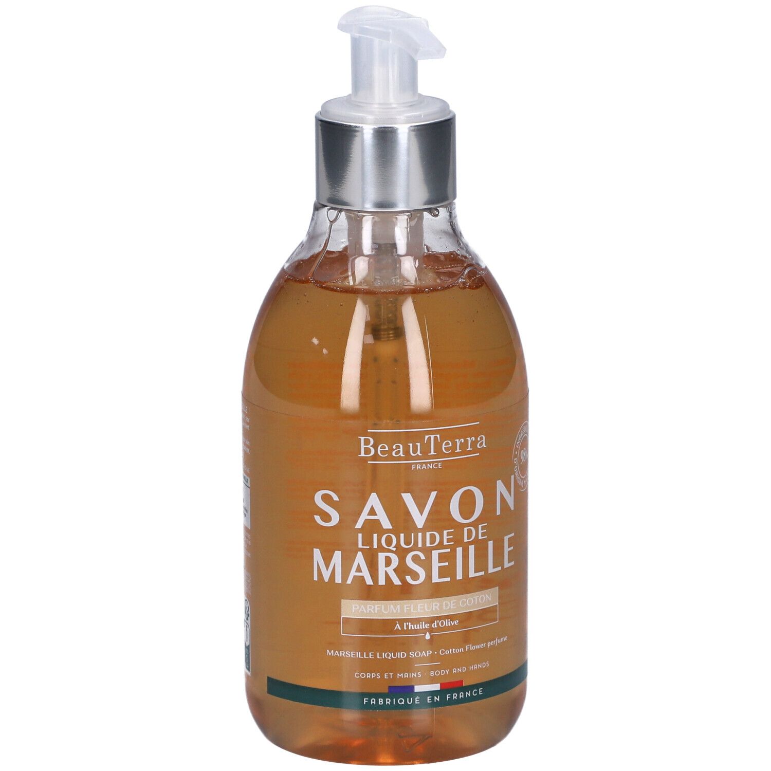 Savon liquide avec distributeur. Inscription: BeauTerra, Savon Liquide de Marseille, Fleur de Coton, à l'huile d'olive.
