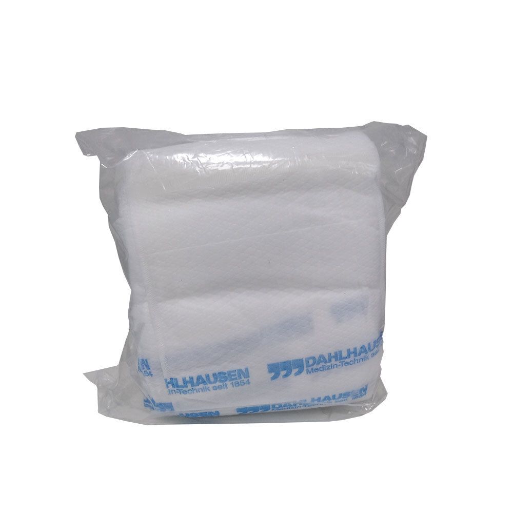 Verpackte Schutzhüllen für kalte/warme Kompressen. Transparent, gefaltet. Logo und Produktinformationen sichtbar.