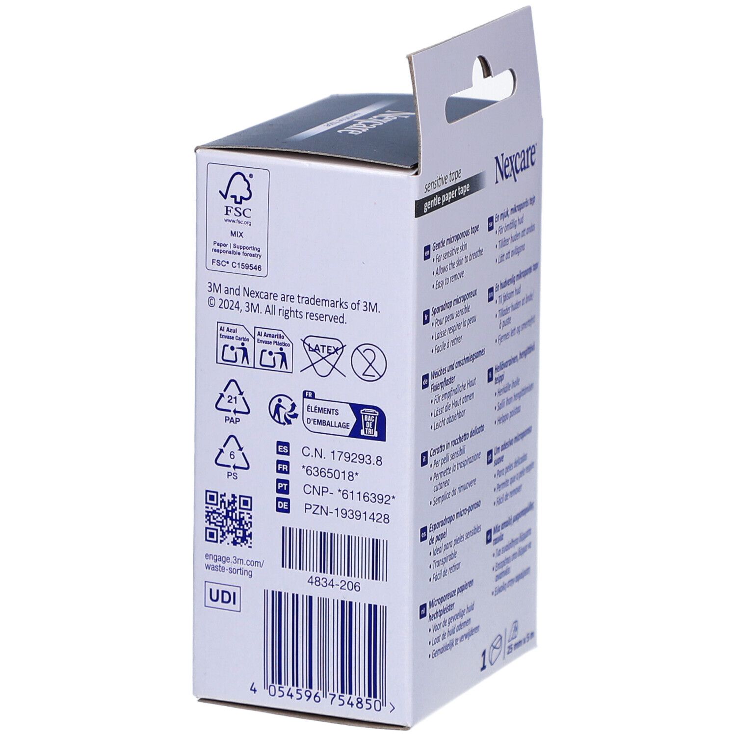 Dos de la boîte Nexcare sensitive tape. Logo FSC, symboles de recyclage, code UDI. Inscriptions : 25mm x 5m.