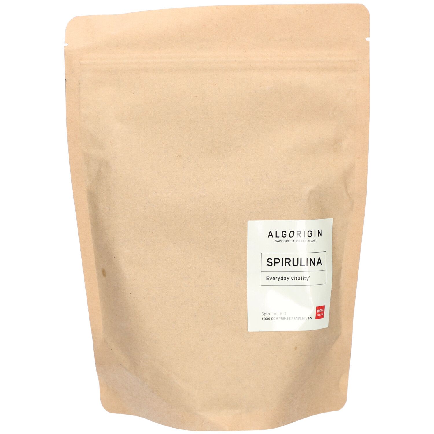Beutel mit ALGORIGIN Spirulina. Aufkleber mit Produktname und Schriftzug 'Everyday vitality'. Braune Verpackung.