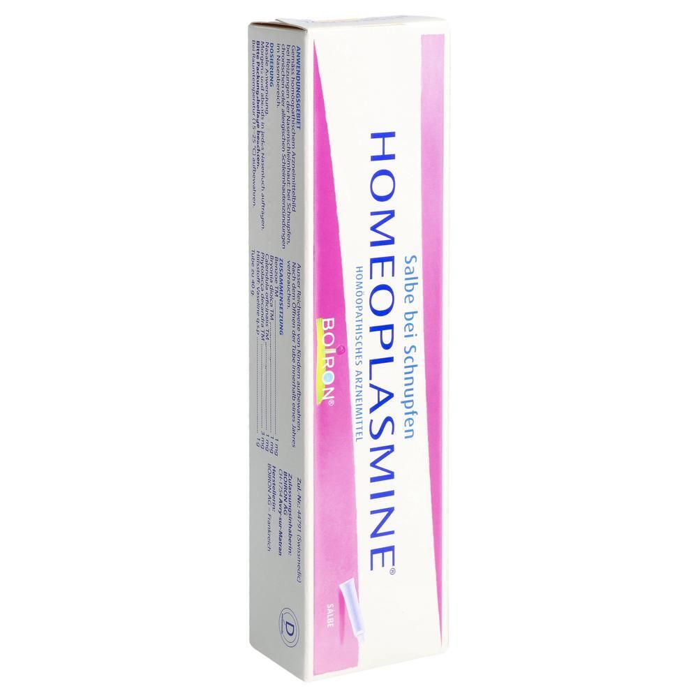 Weiß-rosa Tube mit HOMEOPLASMINE-Schriftzug. Text: Salbe bei Schnupfen. Marke: Boiron. Homöopathisches Arzneimittel.