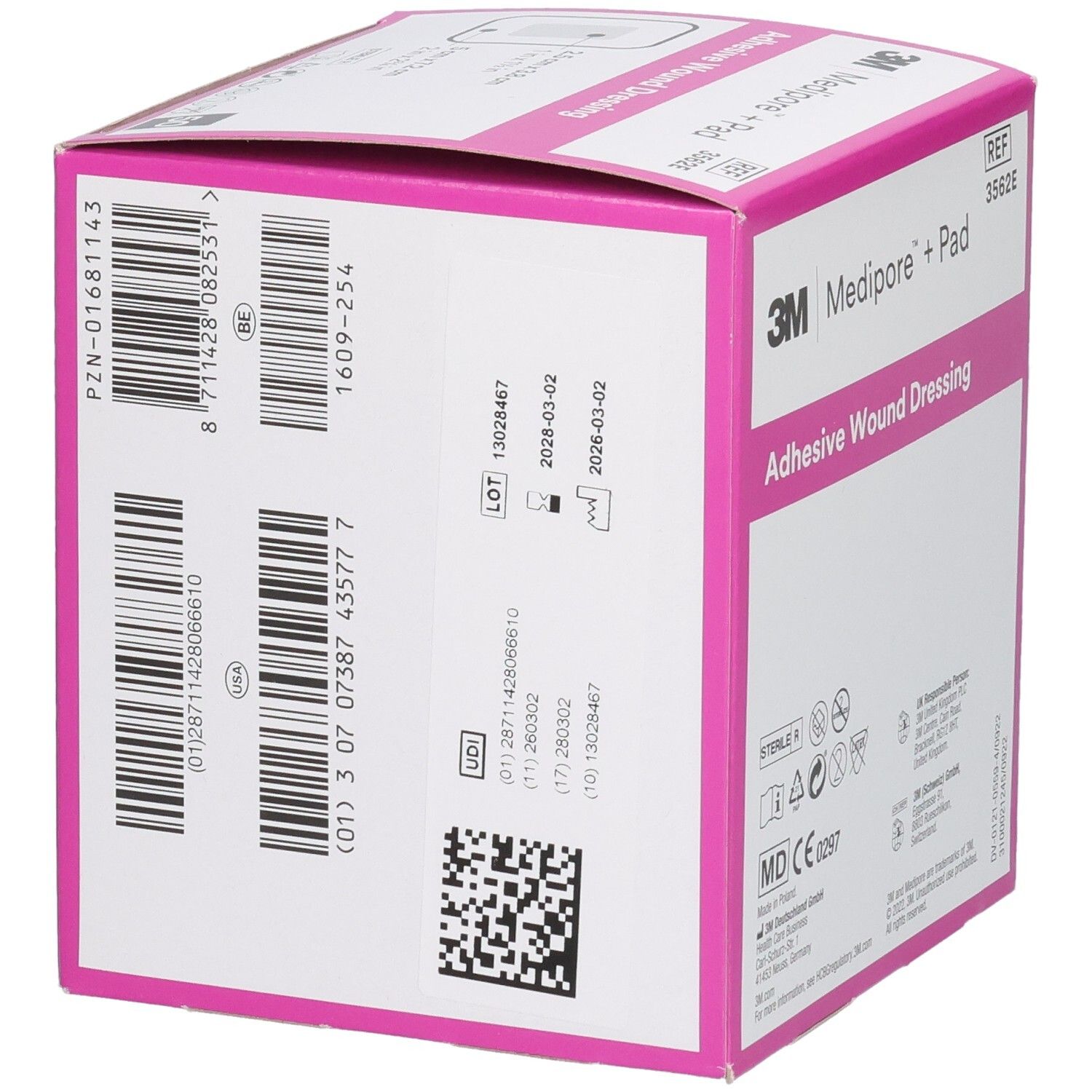 3M Medipore+Pad Box. Rosa-weiße Verpackung. Aufdruck: Adhesive Wound Dressing, 50 Stück. Barcodes und Chargennummern.