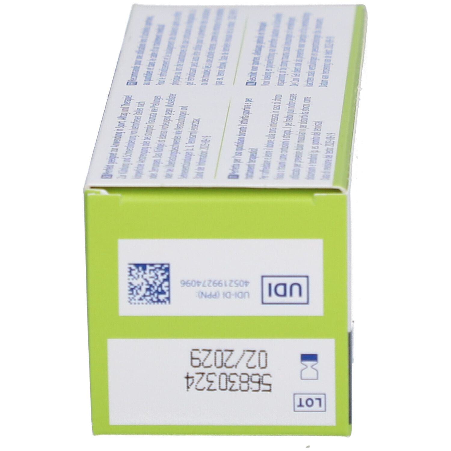 Schachtel-Ende DermaPlast Active Cool Gel. UDI-Code, Chargennummer, Verfallsdatum. Text und Symbole.