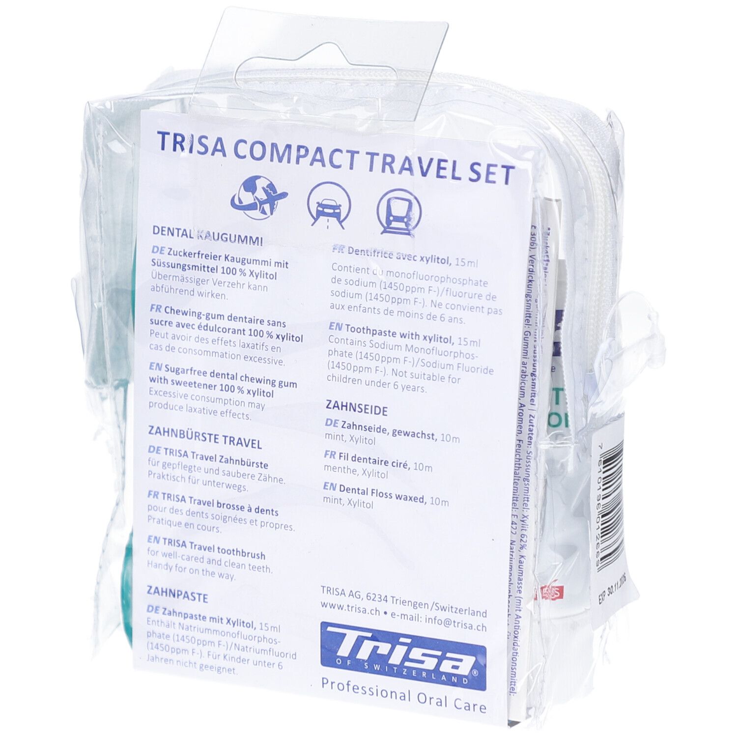 Rückseite der Reisetasche mit Produktinformationen. Enthält Zahnpasta, Zahnbürste, Zahnseide und Kaugummi. Marke: Trisa.