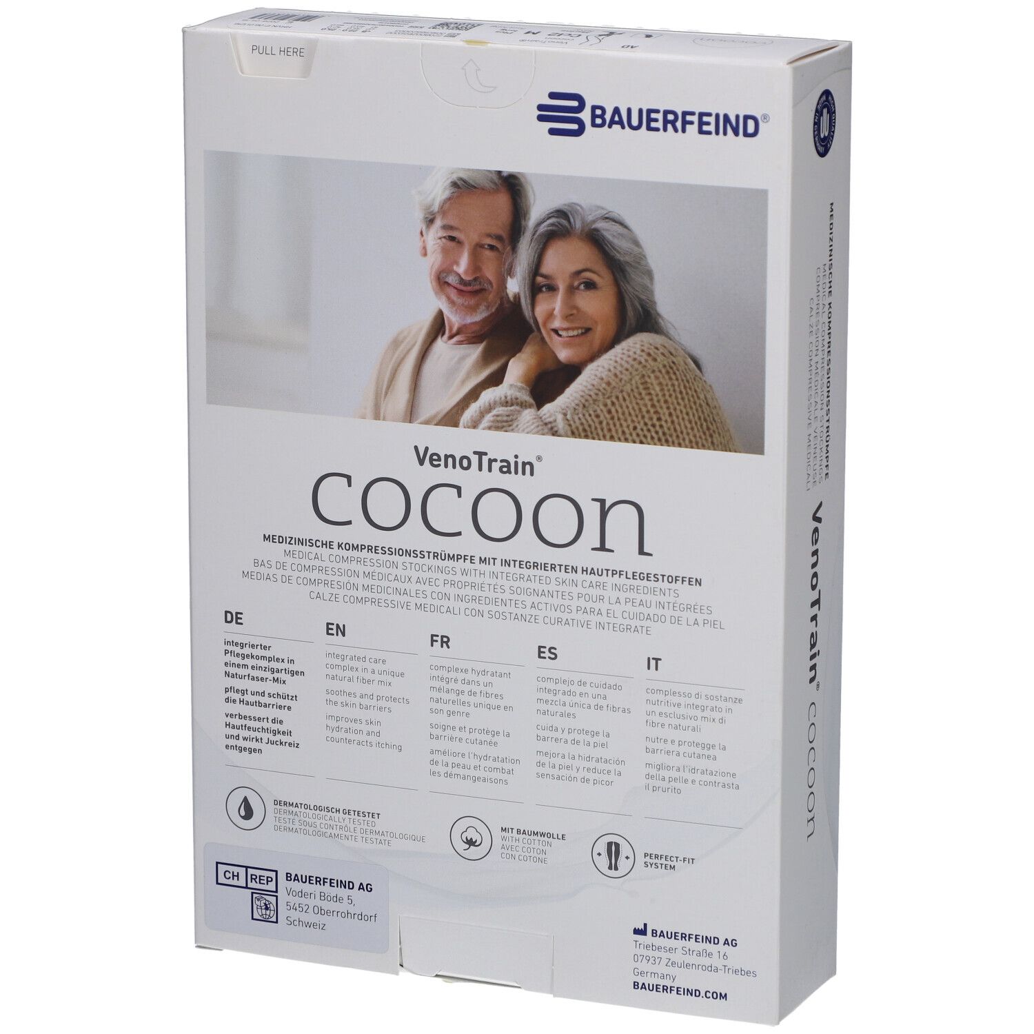 Rückseite der Verpackung von VenoTrain cocoon. Marke Bauerfeind. Abbildung von älteren Personen. Produktinformationen in mehreren Sprachen.
