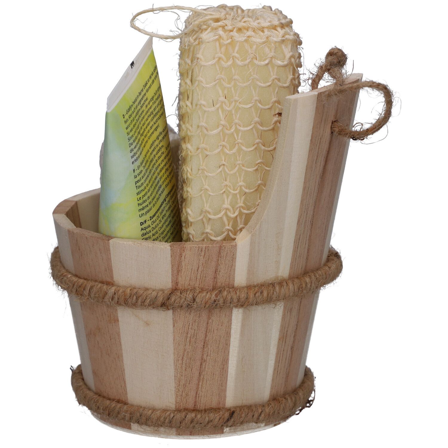 Holzkübel mit Badeutensilien: Schwamm, Bimsstein, Duschgel. Produktname: sidefyn. Schweizer Kosmetik.